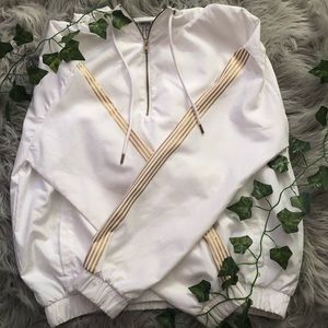 WHITE WINDBREAKER